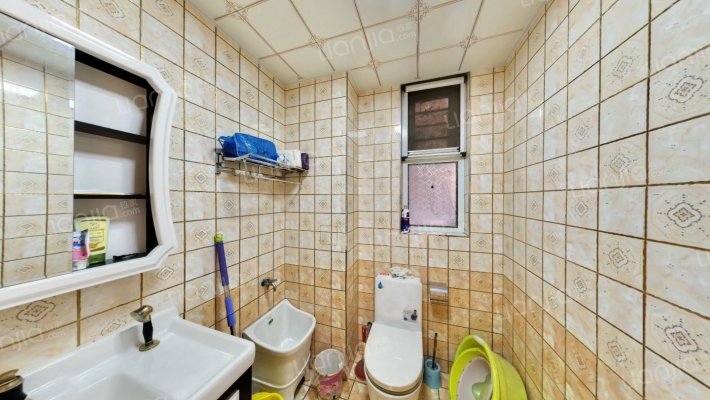 南北通透，户型方正，低楼层，花园小区，拎包入住-卫生间B