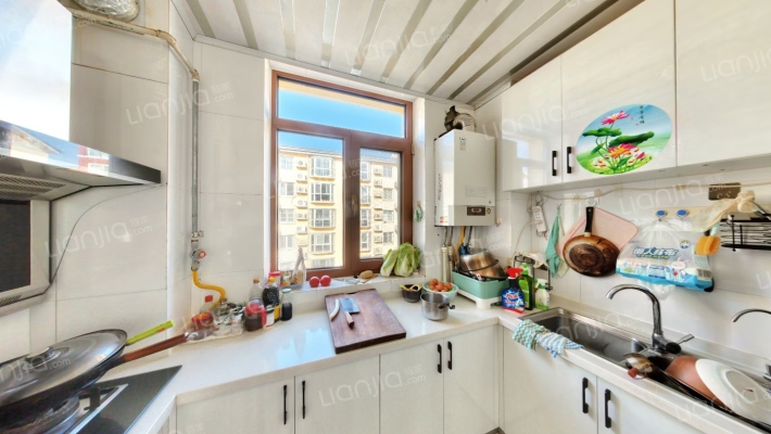 德信公园南侧 1梯2户 板楼公摊小 中间好楼层 南北通透-厨房