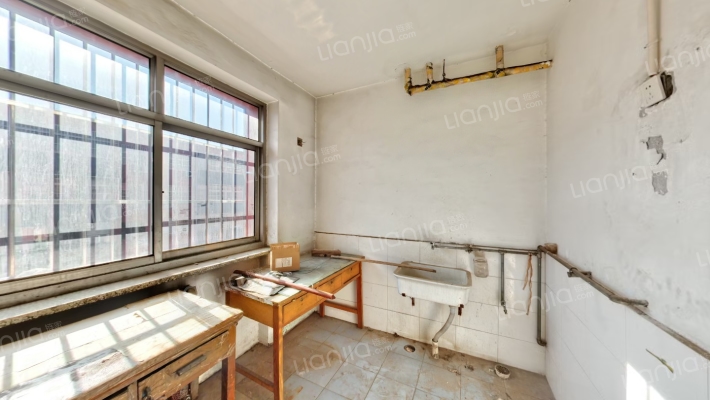 温馨小区 1室1厅 南-厨房