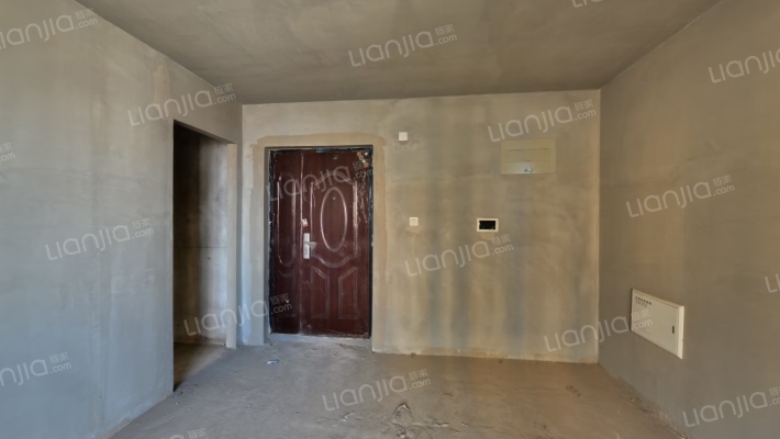 德信公园旁朝南一居室高楼层采光充足-客厅