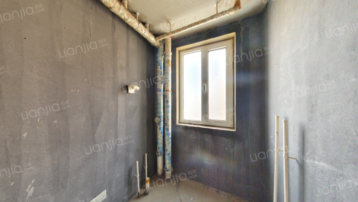 德信公园旁朝南一居室高楼层采光充足-卫生间