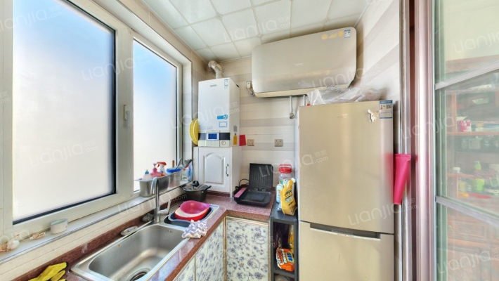 狮子城精装三居室  转角飘窗  采光视野好-厨房