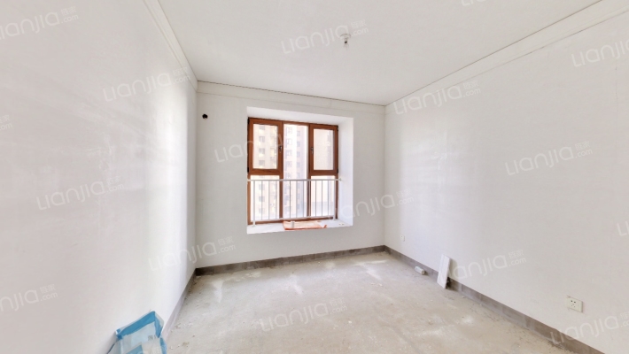 业主诚意出售，毛坯房随意装修，房本满二。。。-卧室C