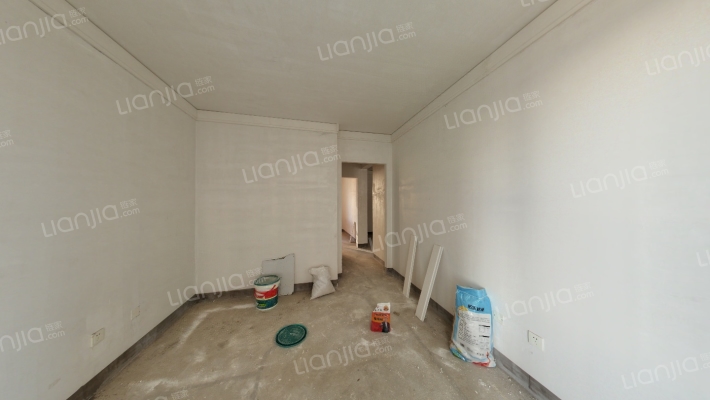 业主诚意出售，毛坯房随意装修，房本满二。。。-卧室C