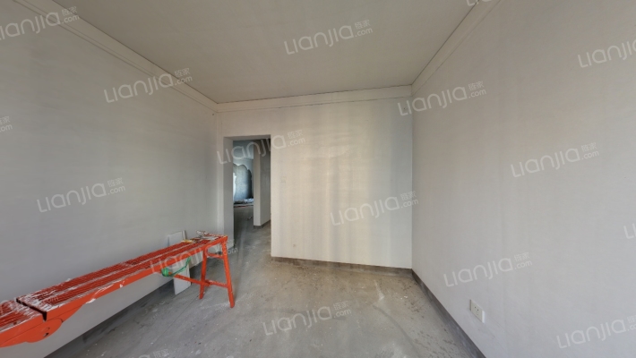 业主诚意出售，毛坯房随意装修，房本满二。。。-卧室A