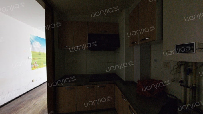 房子属于朝南两居，好楼层，采光好，简单装修本满二-厨房