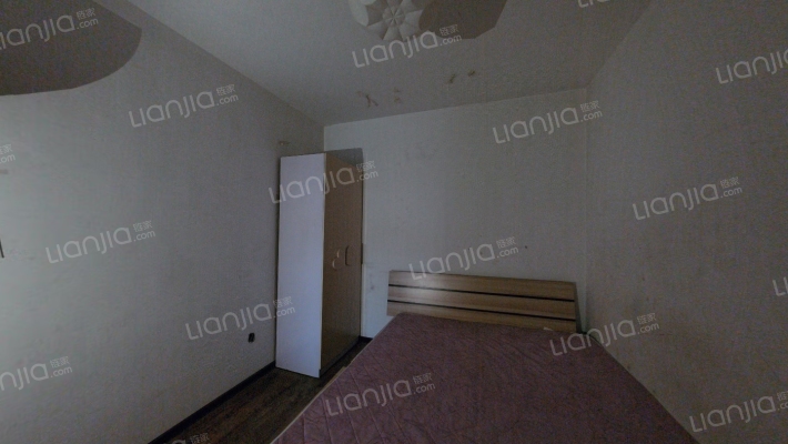 房子属于朝南两居，好楼层，采光好，简单装修本满二-卧室A