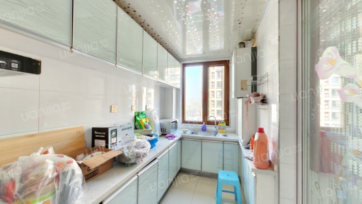 好位置   一梯两户电梯洋房  户型方正  精装修-厨房