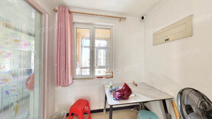 好位置   一梯两户电梯洋房  户型方正  精装修-餐厅