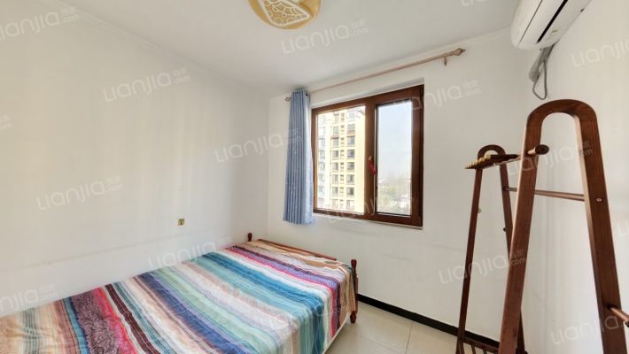 好位置   一梯两户电梯洋房  户型方正  精装修-卧室C