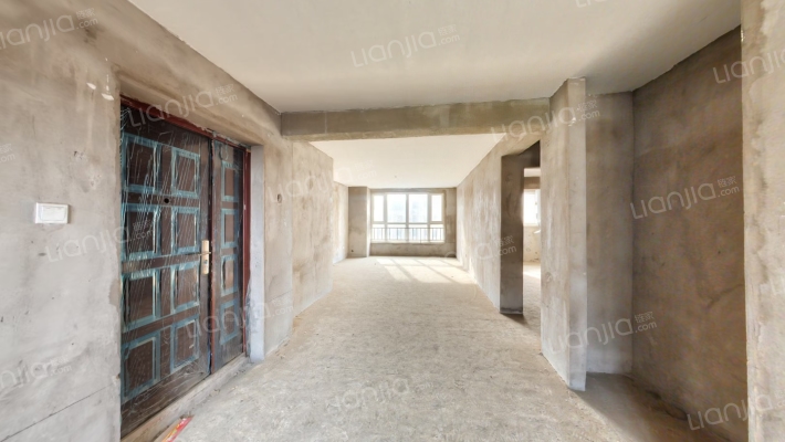 钢混结构 南北通透板楼 中间楼层 视野开阔 距高铁站近-餐厅