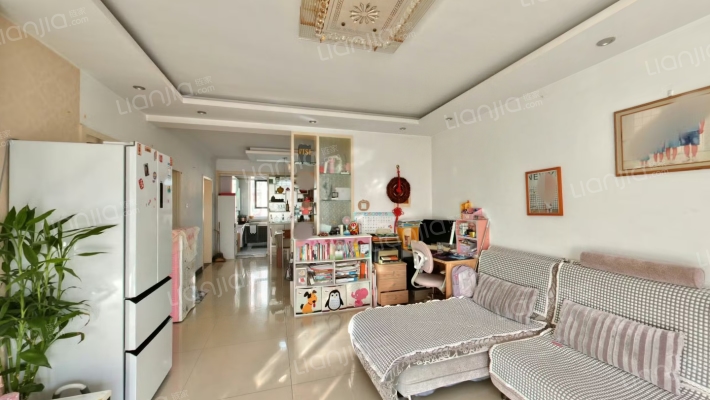 房子本满五，南北通透两居精装中间楼层无尾款随时过户-客厅