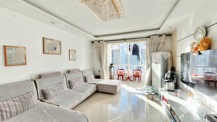 房子本满五，南北通透两居精装中间楼层无尾款随时过户-客厅