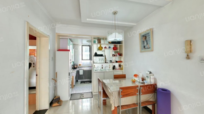 房子本满五，南北通透两居精装中间楼层无尾款随时过户-餐厅