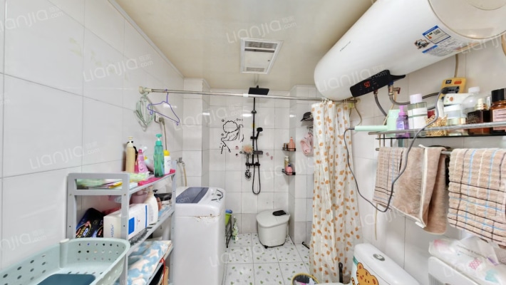 房子本满五，南北通透两居精装中间楼层无尾款随时过户-卫生间