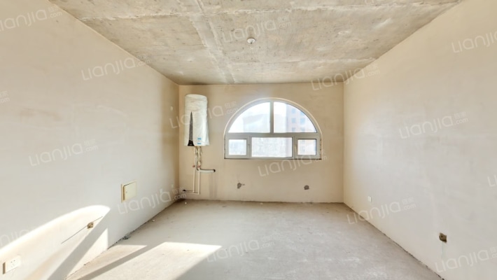 南北通透双卫大三居 高楼层 无遮挡 采光好 毛坯-客厅