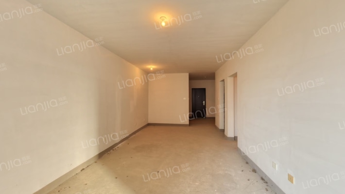 新干线，全阳三居，带车位，业主诚心出售-客厅