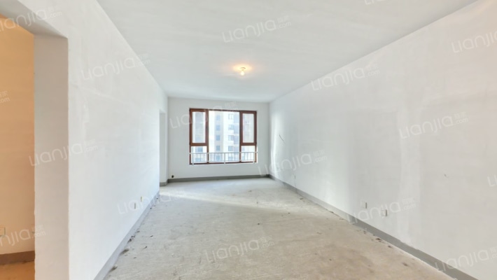 新干线，全阳三居，带车位，业主诚心出售-客厅