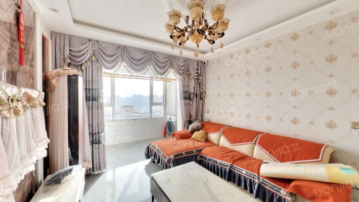 高铁精装两居，业主急售，随时看房-客厅