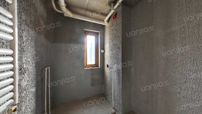 东户 餐厅 H户型 满二 毛坯 中层 西南侧楼栋 视野开阔-卫生间A