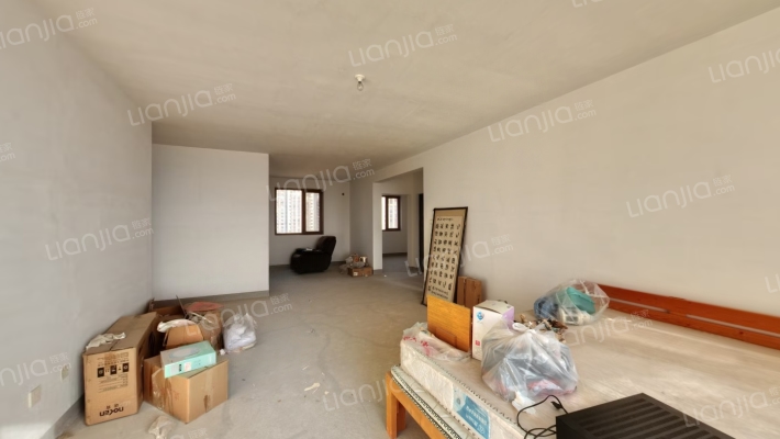 东户 餐厅 H户型 满二 毛坯 中层 西南侧楼栋 视野开阔-客厅