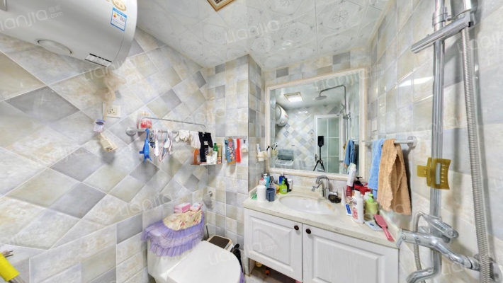 精装修 南北通透3居 拎包入住 高楼层 满二 看房方便-卫生间