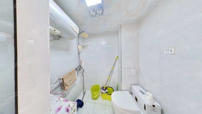 人车分流小区 中间楼层，视野好，全阳两居-卫生间