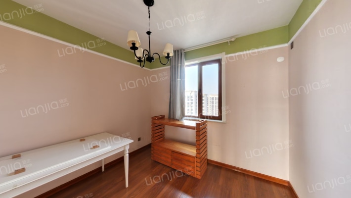 南向3居 户型方正 精装修  全天采光-卧室A