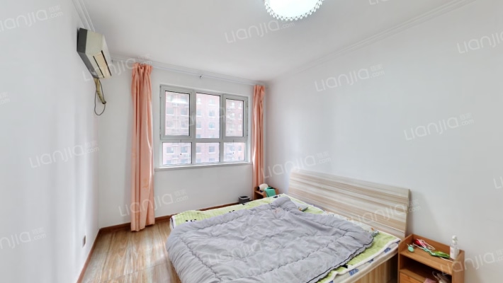 房本满二，全阳采光，小区环境优良，人车分流-卧室A