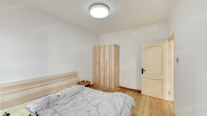 房本满二，全阳采光，小区环境优良，人车分流-卧室A