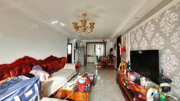 精装修 样板间F户型 东户 明卫 高楼层 位置前后不挡-客厅