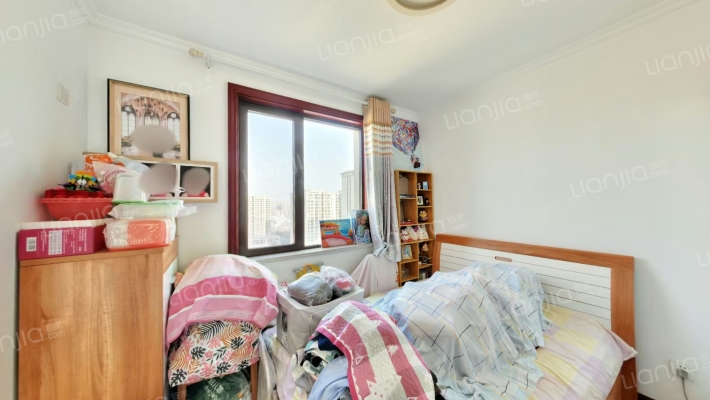 精装修 样板间F户型 东户 明卫 高楼层 位置前后不挡-卧室B