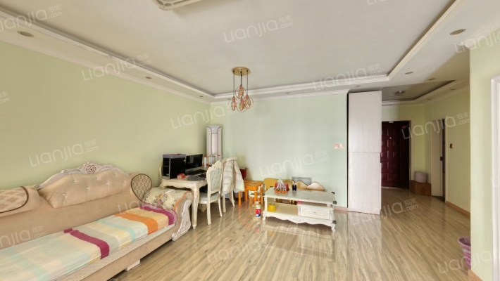 此房满五唯一 东南西朝向两居室 采光视野好-客厅