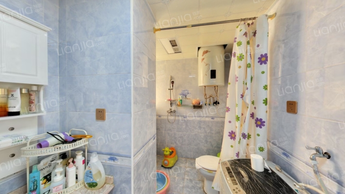 此房满五唯一 东南西朝向两居室 采光视野好-卫生间