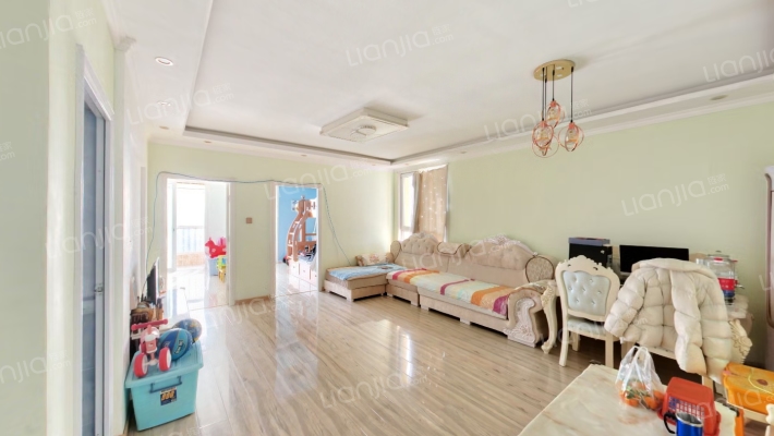 此房满五唯一 东南西朝向两居室 采光视野好-客厅