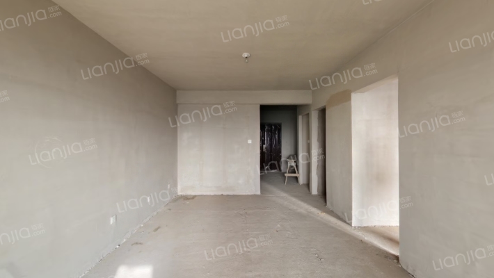 配套齐全，采光无遮挡，毛坯 现房 即买即装修-客厅