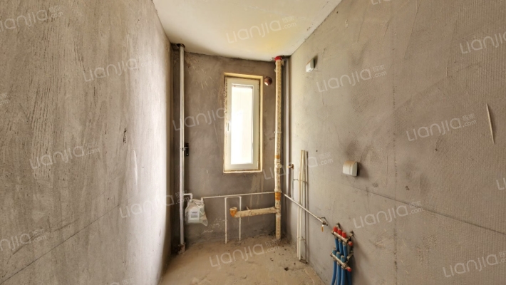 配套齐全，采光无遮挡，毛坯 现房 即买即装修-厨房