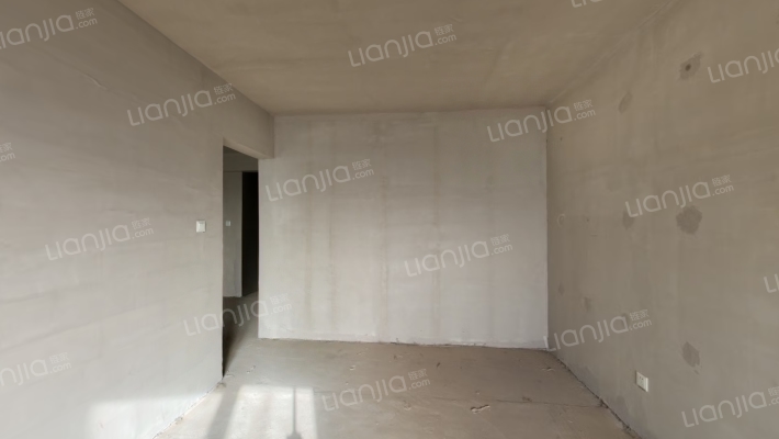 配套齐全，采光无遮挡，毛坯 现房 即买即装修-卧室B