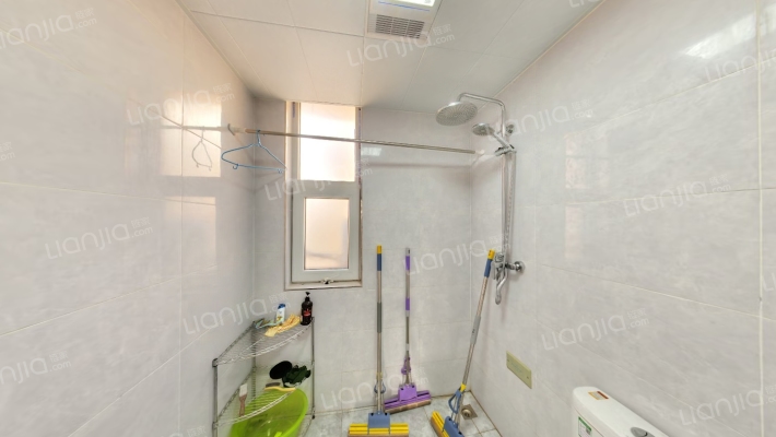 好位置   一梯两户电梯洋房  户型方正  精装修-卫生间B