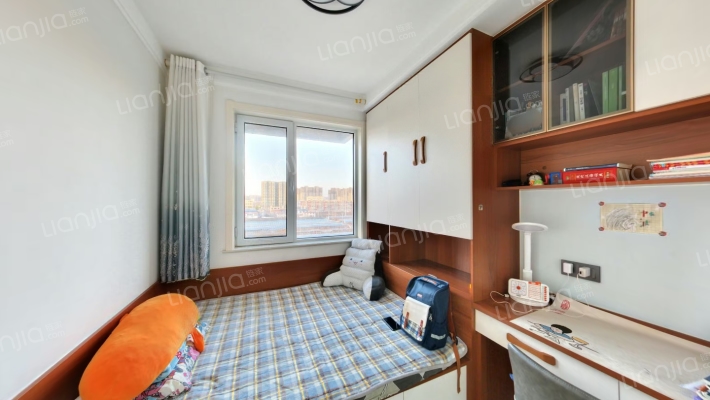 印象城，新小区，临火车站，近高铁，大三居，配套成熟-卧室C