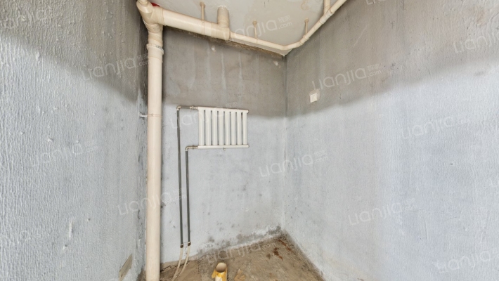 凯旋门 两居 好楼层 毛坯随心装 有钥匙-卫生间