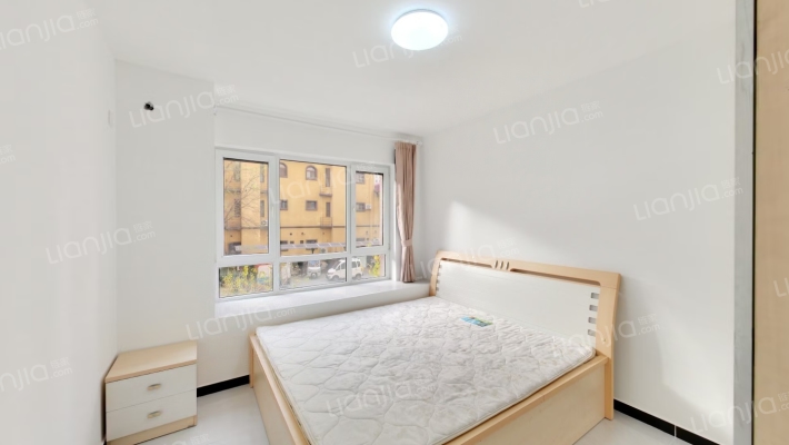 精装修南北通透三居室，采光无遮挡拎包入住-卧室C