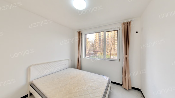 精装修南北通透三居室，采光无遮挡拎包入住-卧室B