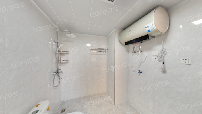 精装修南北通透三居室，采光无遮挡拎包入住-卫生间