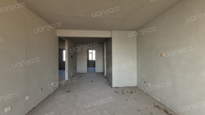 此房到26年六月满五唯一，毛坯，采光好，视野好-客厅