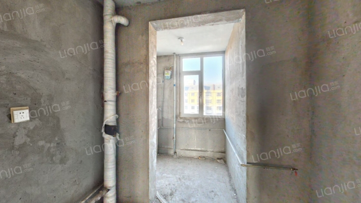 此房到26年六月满五唯一，毛坯，采光好，视野好-厨房