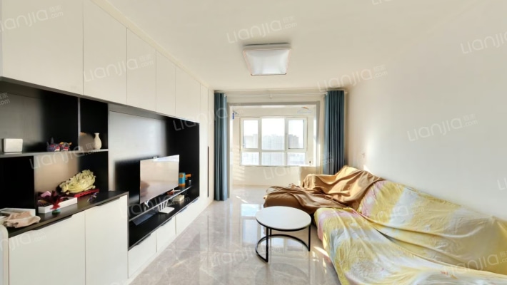 精装修 南北通透 三居室 采光充足-客厅