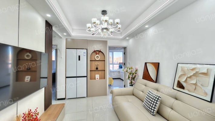 精装修 没住过，诚意在售，看房有钥匙-客厅