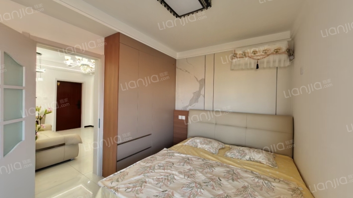 精装修 没住过，诚意在售，看房有钥匙-卧室