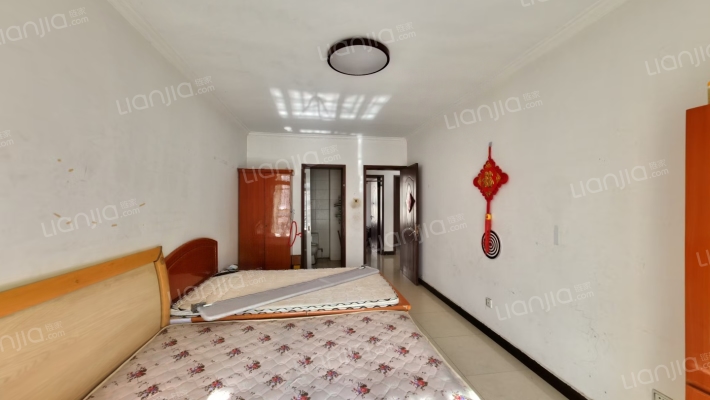 德远云璟西侧 板楼大社区 三阳户型 中间楼层-卧室C